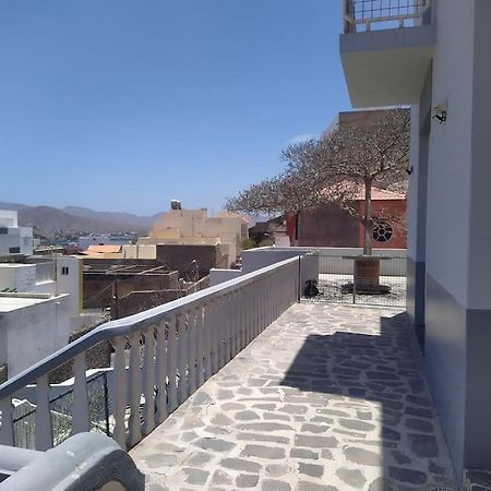 Villa Vivenda Com Patio, No Coracao Do Mindelo Exterior foto