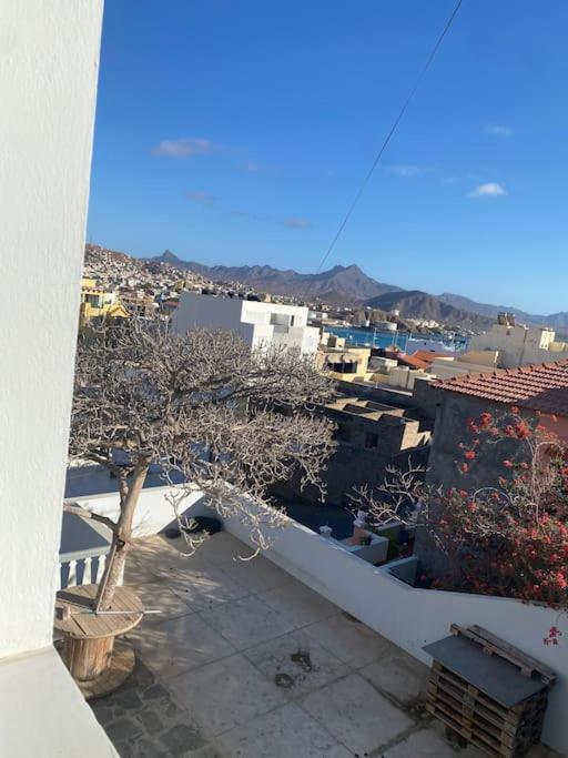 Villa Vivenda Com Patio, No Coracao Do Mindelo Exterior foto