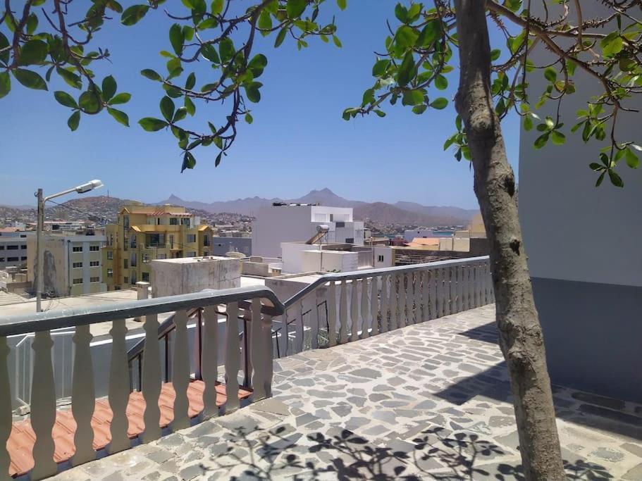Villa Vivenda Com Patio, No Coracao Do Mindelo Exterior foto